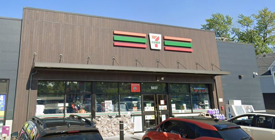 7-Eleven storefront in Chicago