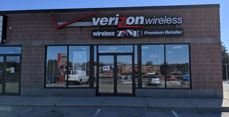 Wireless Zone Verizon-authorized retail location in Topsham, Maine